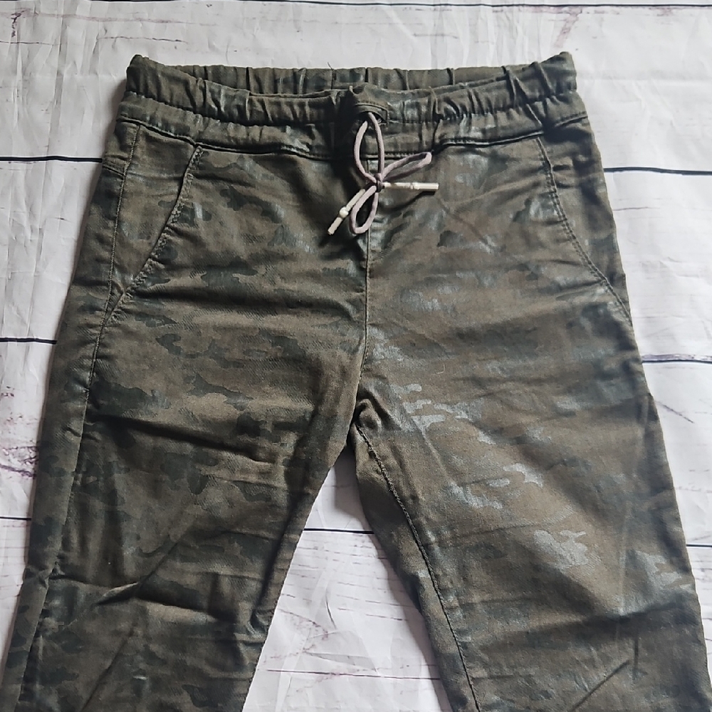 Bevy Flog Camouflage Pants